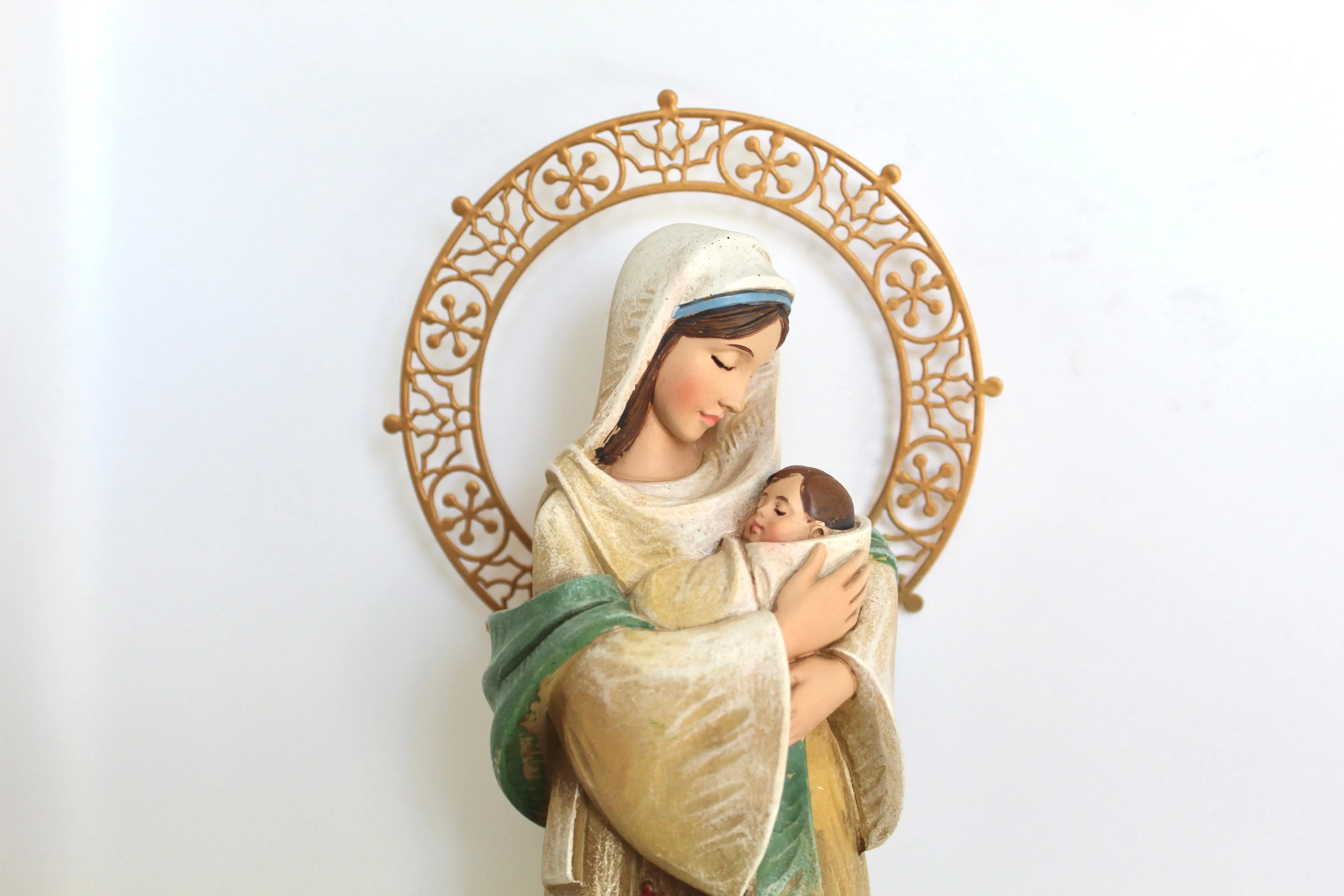 Marys Garden Winter Statue