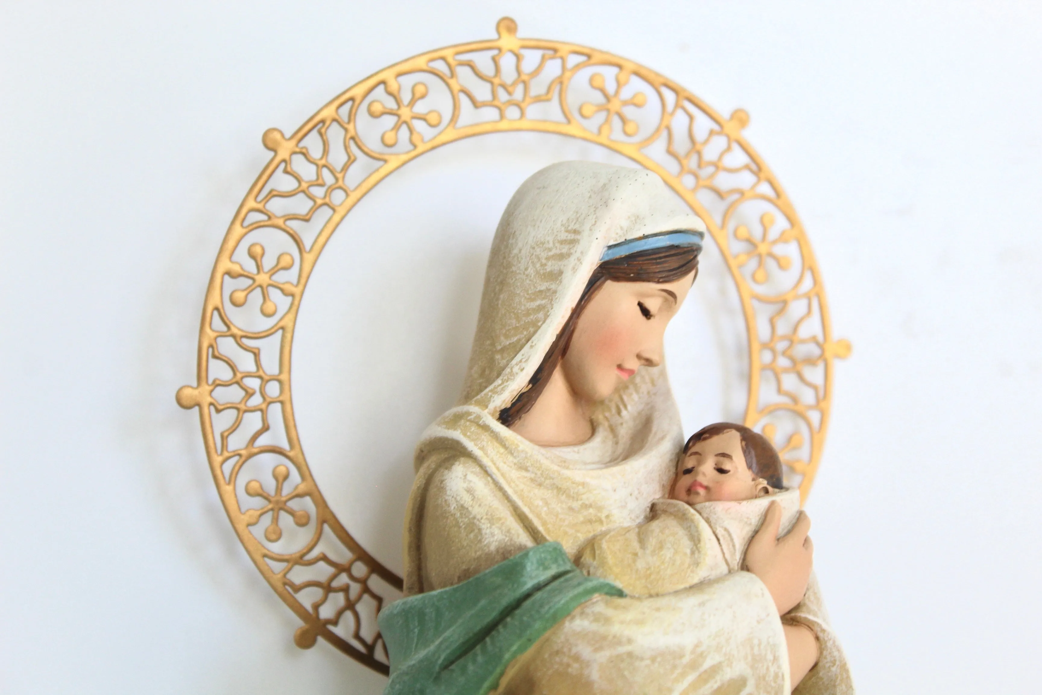 Marys Garden Winter Statue