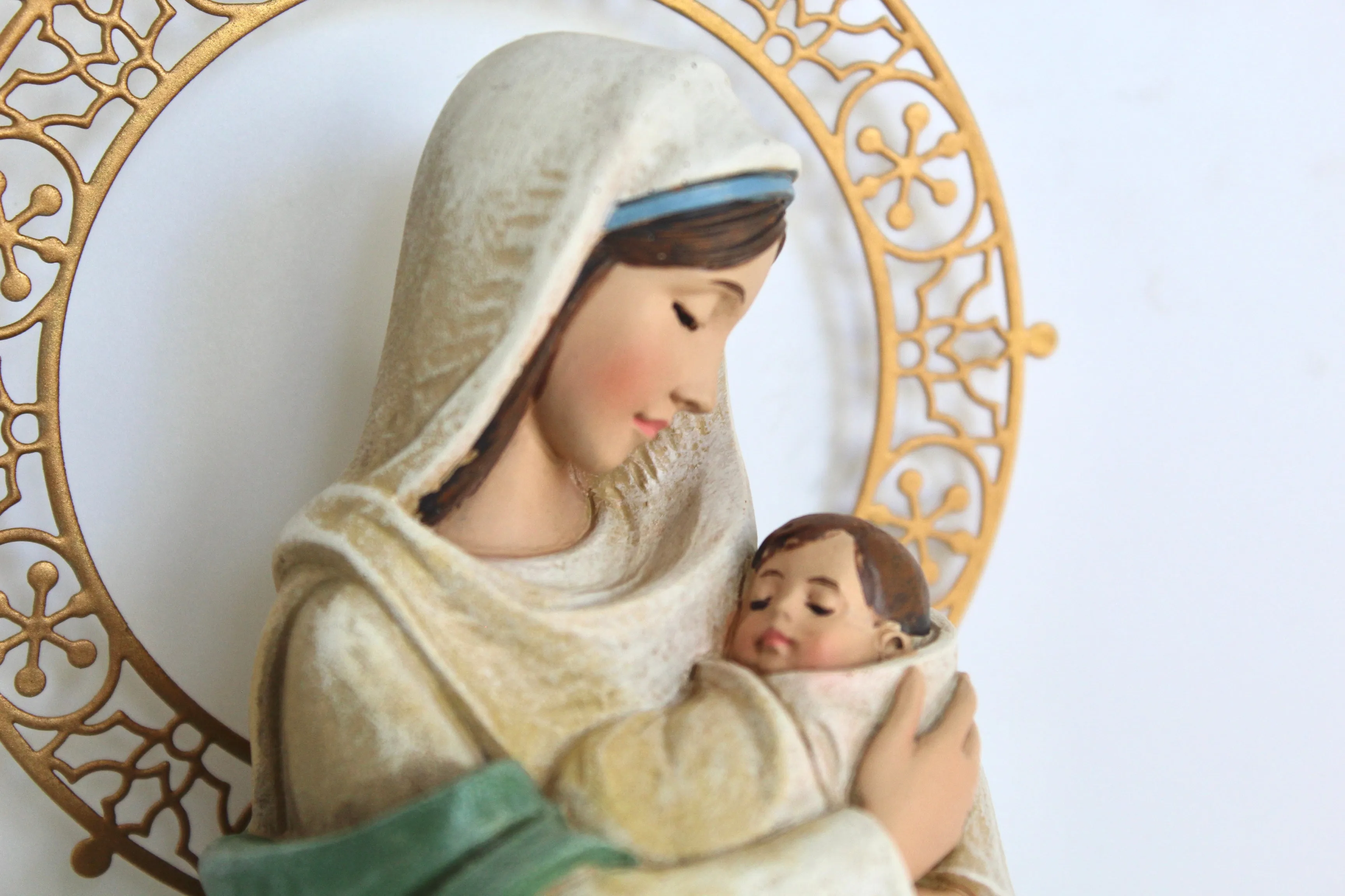 Marys Garden Winter Statue